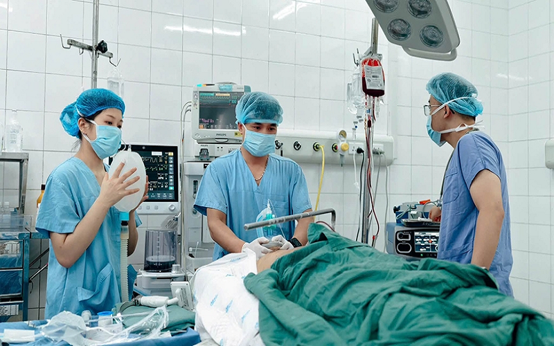 Bộ Y tế yêu cầu tập trung cứu chữa nạn nhân vụ tai nạn nghiêm trọng trên cao tốc Pháp Vân - Cầu Giẽ