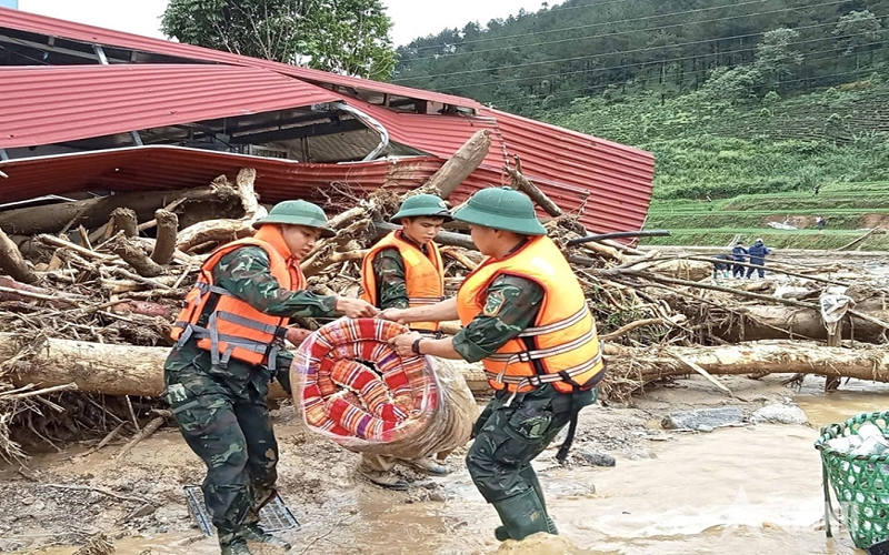 Thiệt hại do mưa lũ, sạt lở đất tiếp tục tăng lên 271,64 tỷ đồng