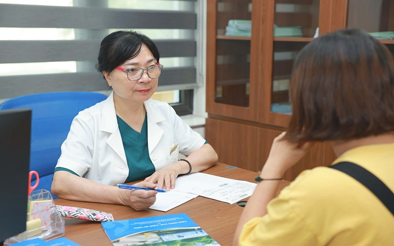 Vô sinh, hiếm muộn ngày càng trẻ hóa, nhiều cặp vợ chồng bỏ lỡ "thời điểm vàng" điều trị