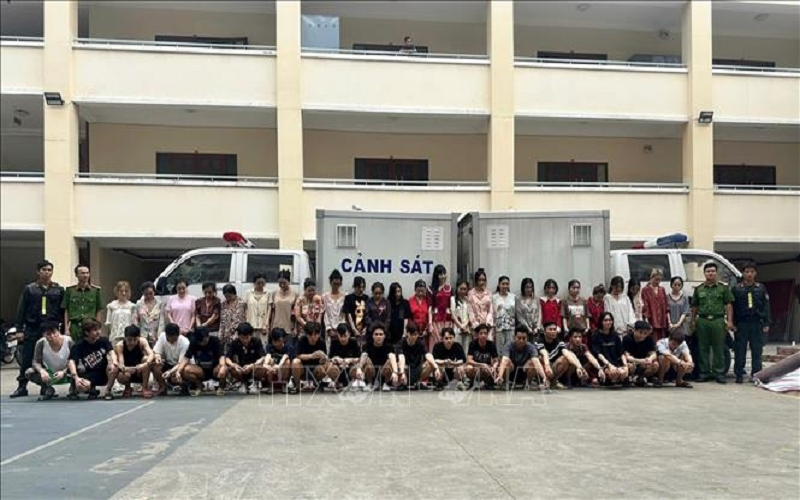Triệt phá đường dây ma túy núp bóng thuốc lá điện tử, bắt giữ 49 đối tượng