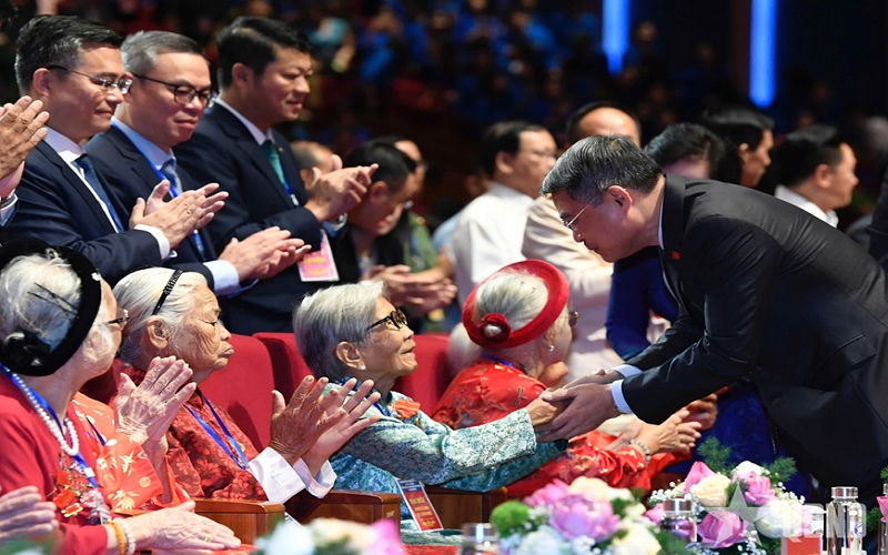 Thủ tướng Lê Minh Hưng dự Hội nghị tri ân người có công với cách mạng toàn quốc năm 2026