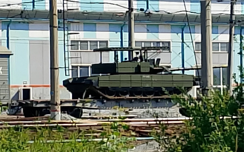 Quân sự thế giới hôm nay (2-8): Xe tăng T-80BVM của Nga trang bị lá chắn chống UAV thế hệ mới