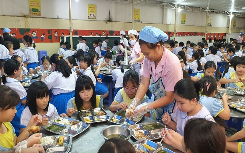 Minh bạch thông tin về bữa ăn bán trú
