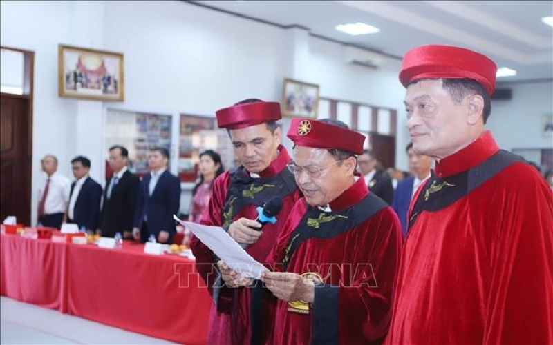 Nghị quyết của Bộ Chính trị về công tác người Việt Nam ở nước ngoài