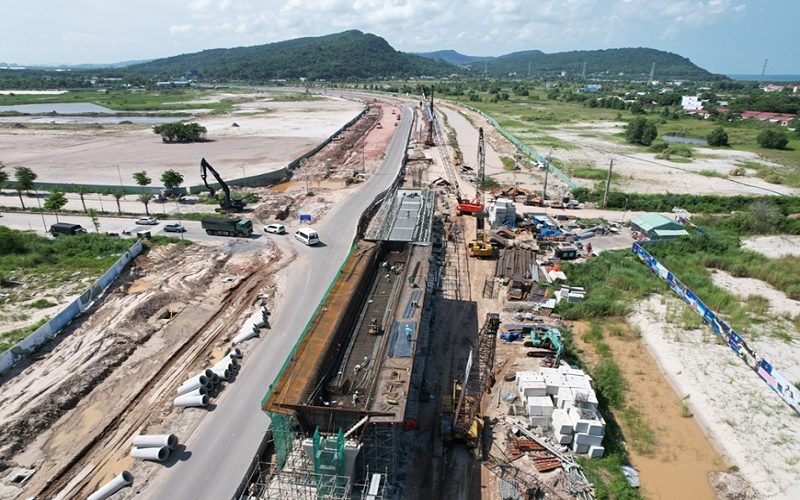 Dự án đường sắt nhẹ (LRT) 9.000 tỷ đồng tại Phú Quốc hướng đến mốc chạy thử vào giữa năm 2027