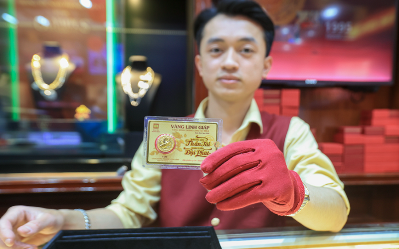 Giá vàng hôm nay (chiều 10-8): Đồng loạt giảm