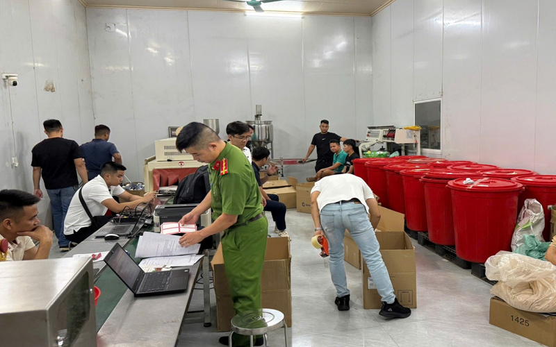 Phú Thọ: Khởi tố nhiều đối tượng về hành vi bán sản phẩm Đông y với số lượng lớn tại Bình Phú