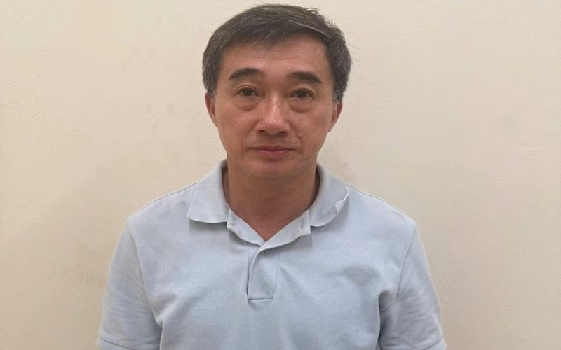 Khởi tố Thứ trưởng Bộ Y tế Trần Văn Thuấn về tội "Nhận hối lộ"