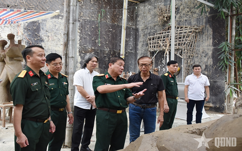 Thượng tướng Trương Thiên Tô chủ trì họp Hội đồng lựa chọn tác phẩm nghệ thuật điêu khắc duyệt đợt 2