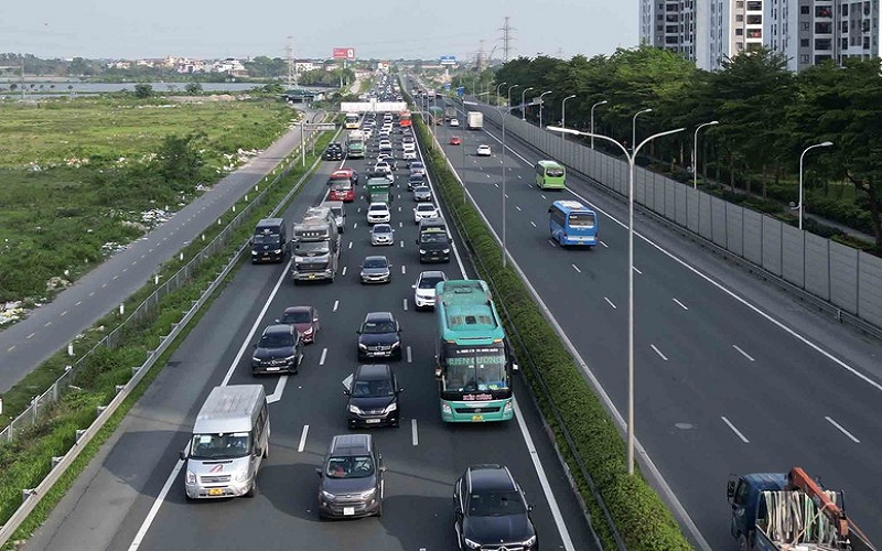 Hoàn thiện quy định về khoảng cách an toàn trên cao tốc phù hợp với điều kiện cầu, đường, mật độ giao thông