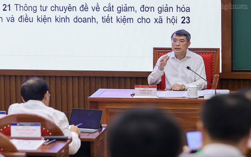 Thủ tướng Lê Minh Hưng trao đổi Chuyên đề về nâng cao năng lực điều hành của Chính phủ
