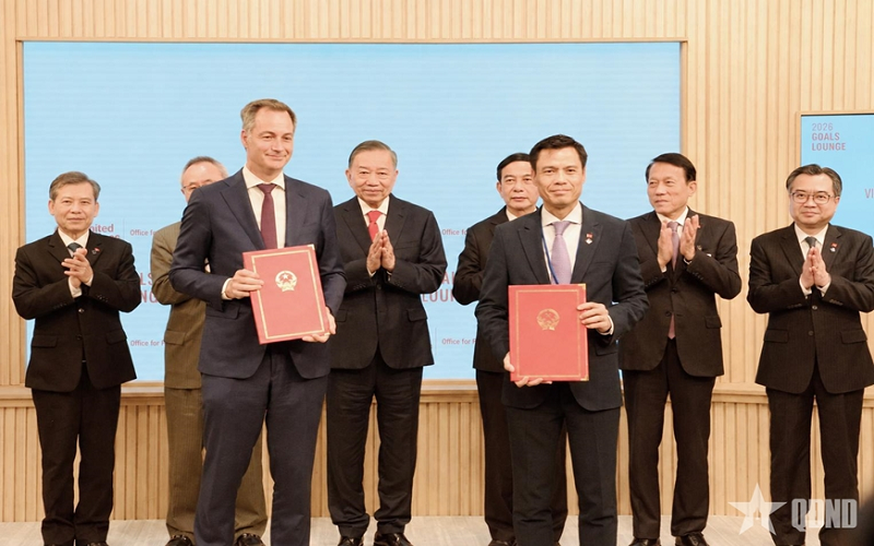 Tổng Bí thư, Chủ tịch nước Tô Lâm chứng kiến lễ trao các văn kiện, thỏa thuận hợp tác với Liên hợp quốc